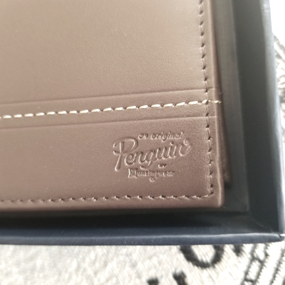 Penguin Men's Leather Wallet - Picture 6 of 6
